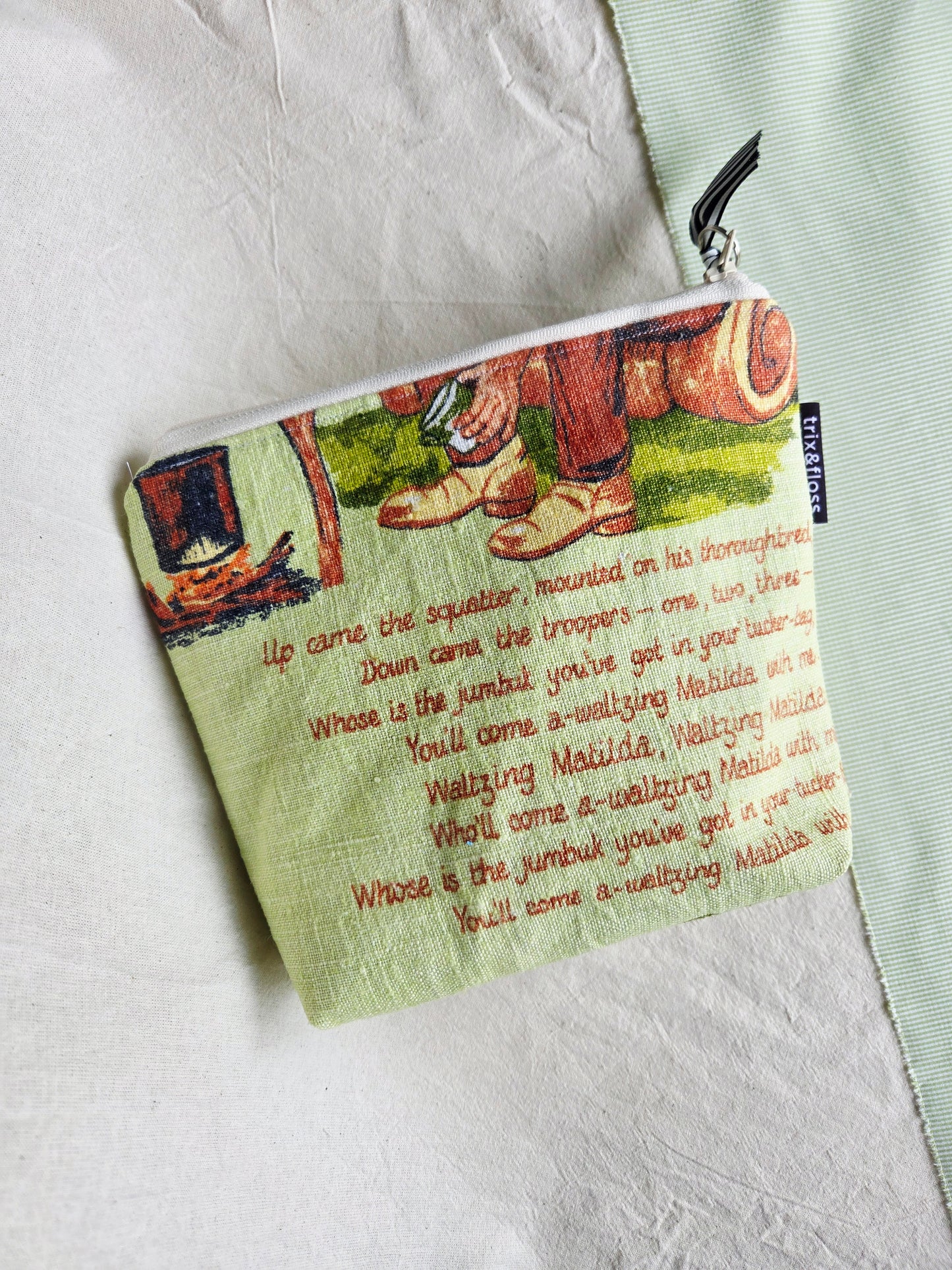 SCENE OF THE RHYME zipper pouch