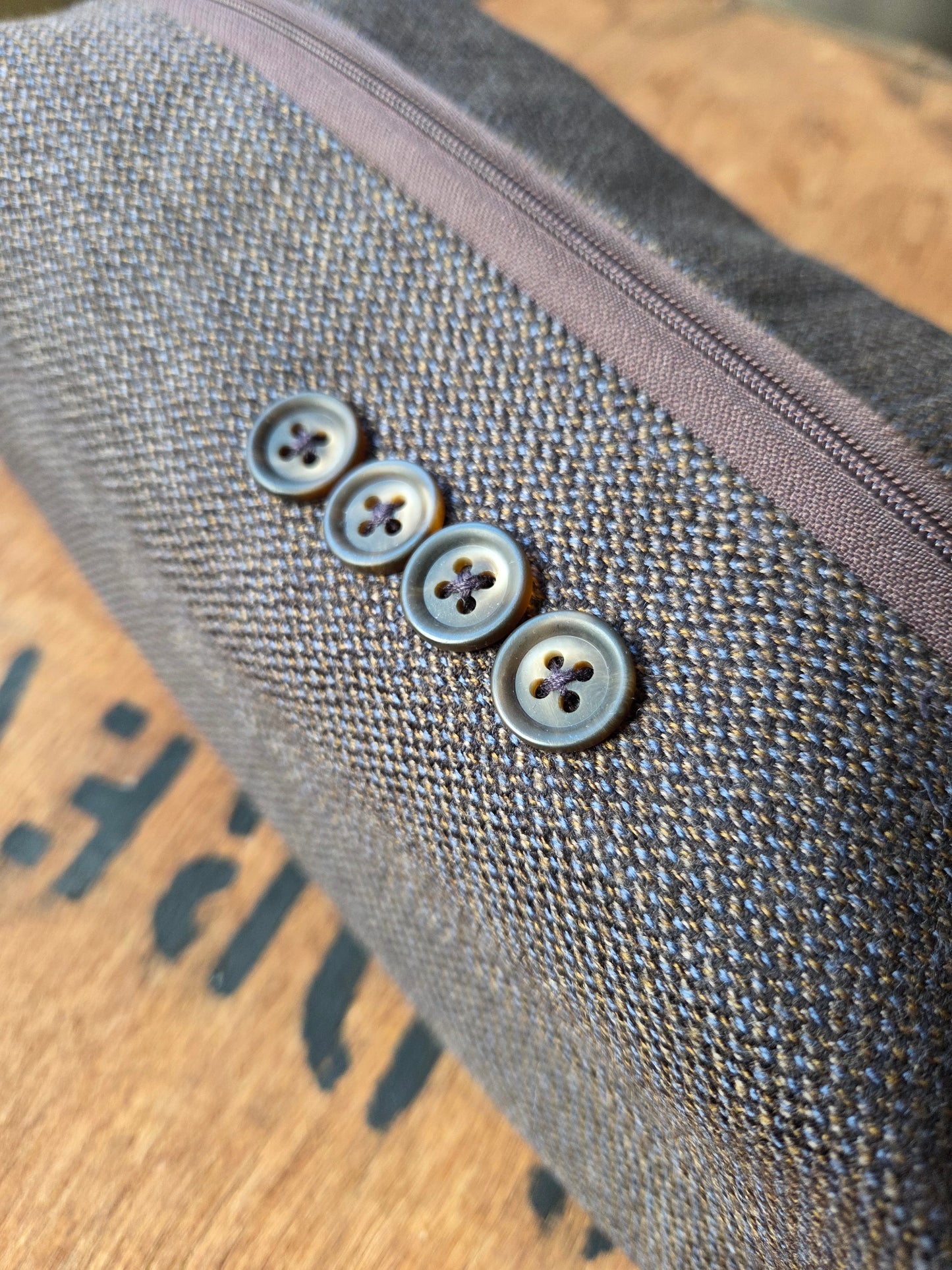 OFF THE CUFF boxy bag