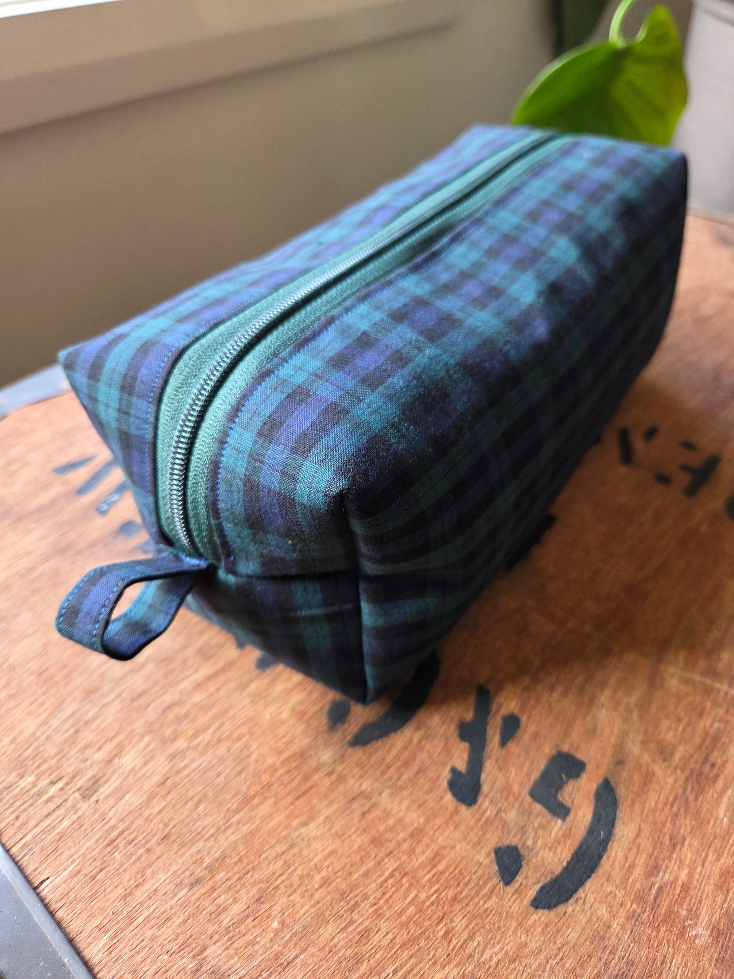 CHECKMATE boxy bag