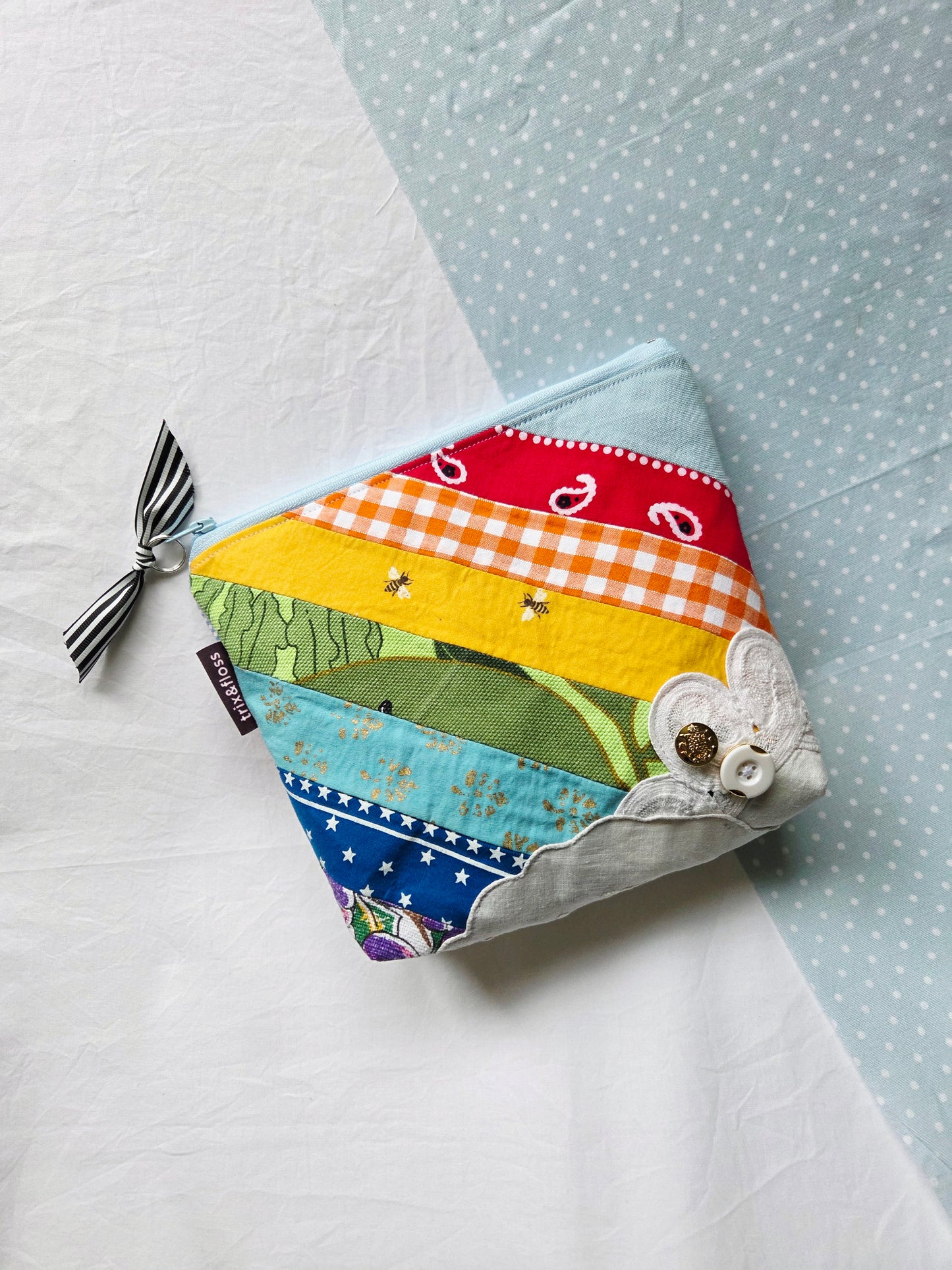 CLOUD NINE zipper pouch