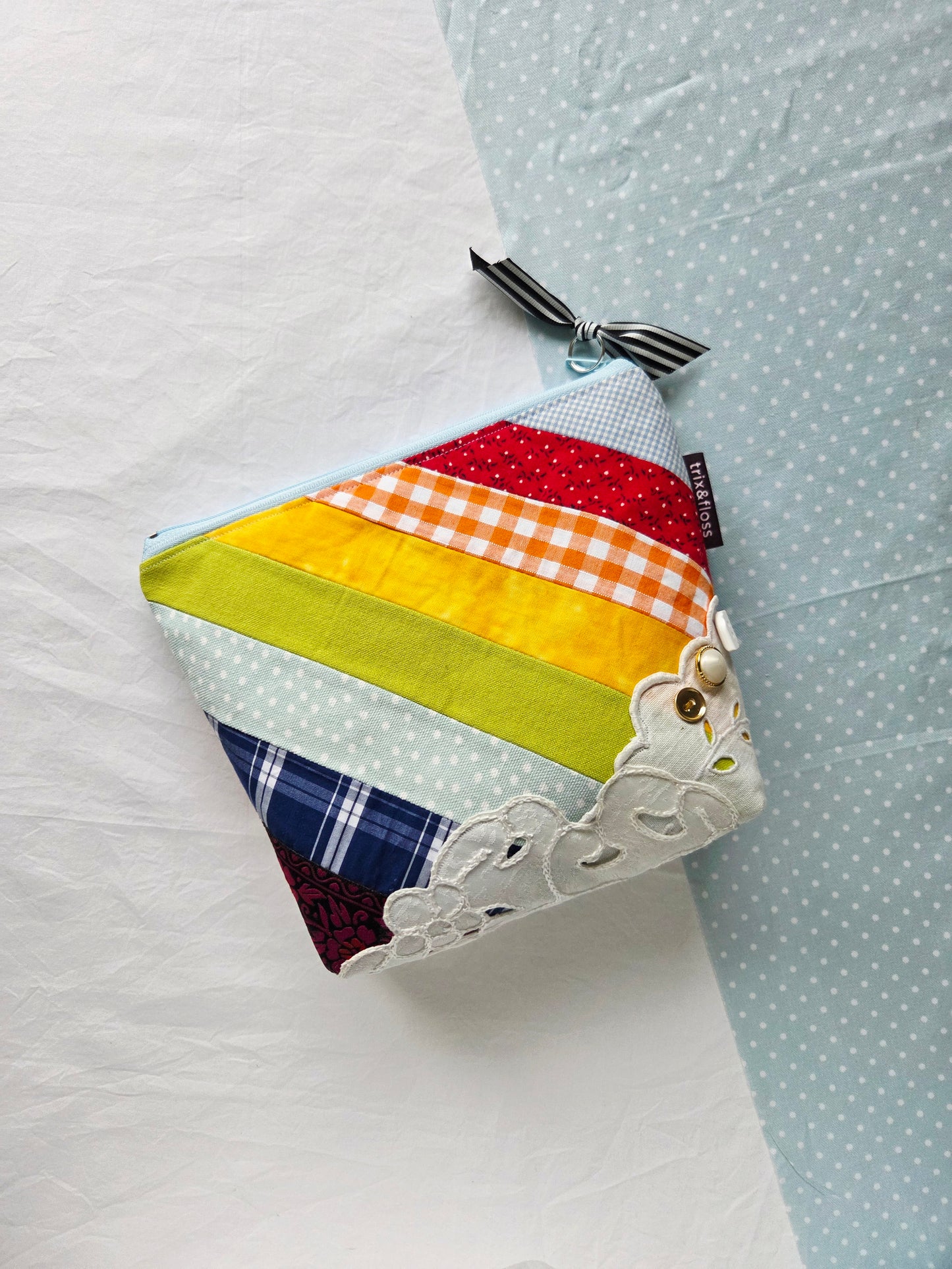 CLOUD NINE zipper pouch