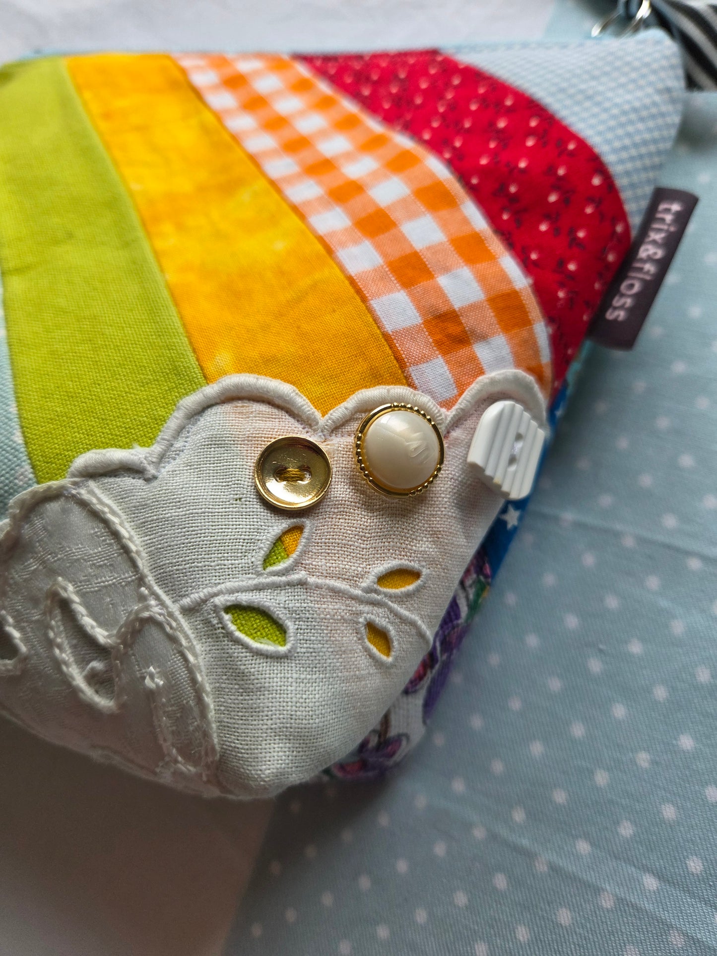 CLOUD NINE zipper pouch