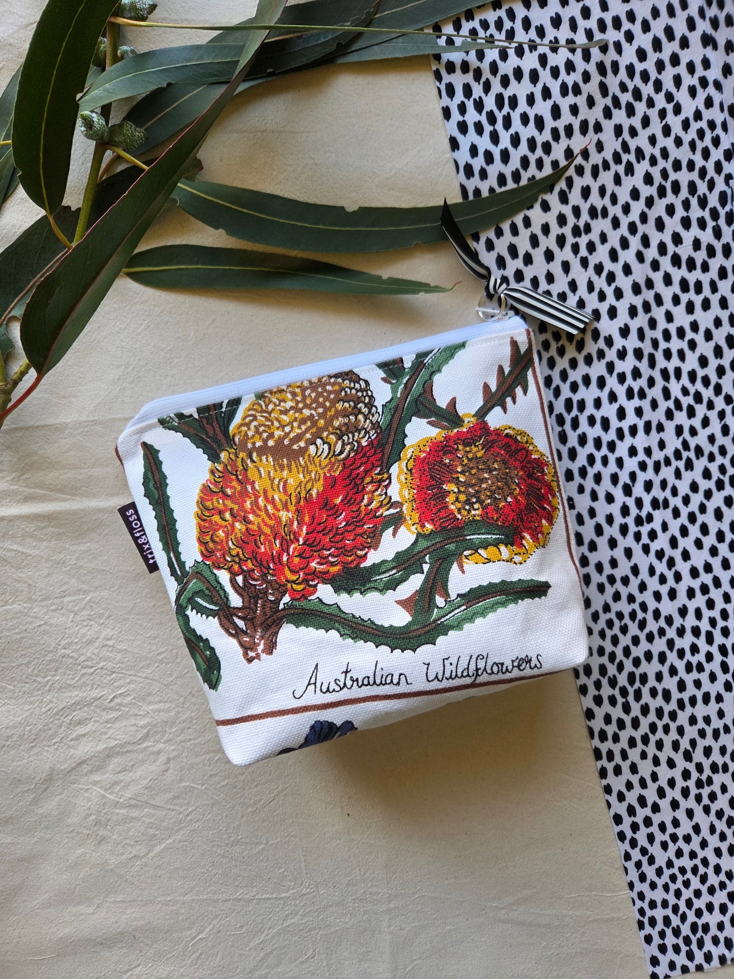 BLOOMIN' OATH zipper pouch