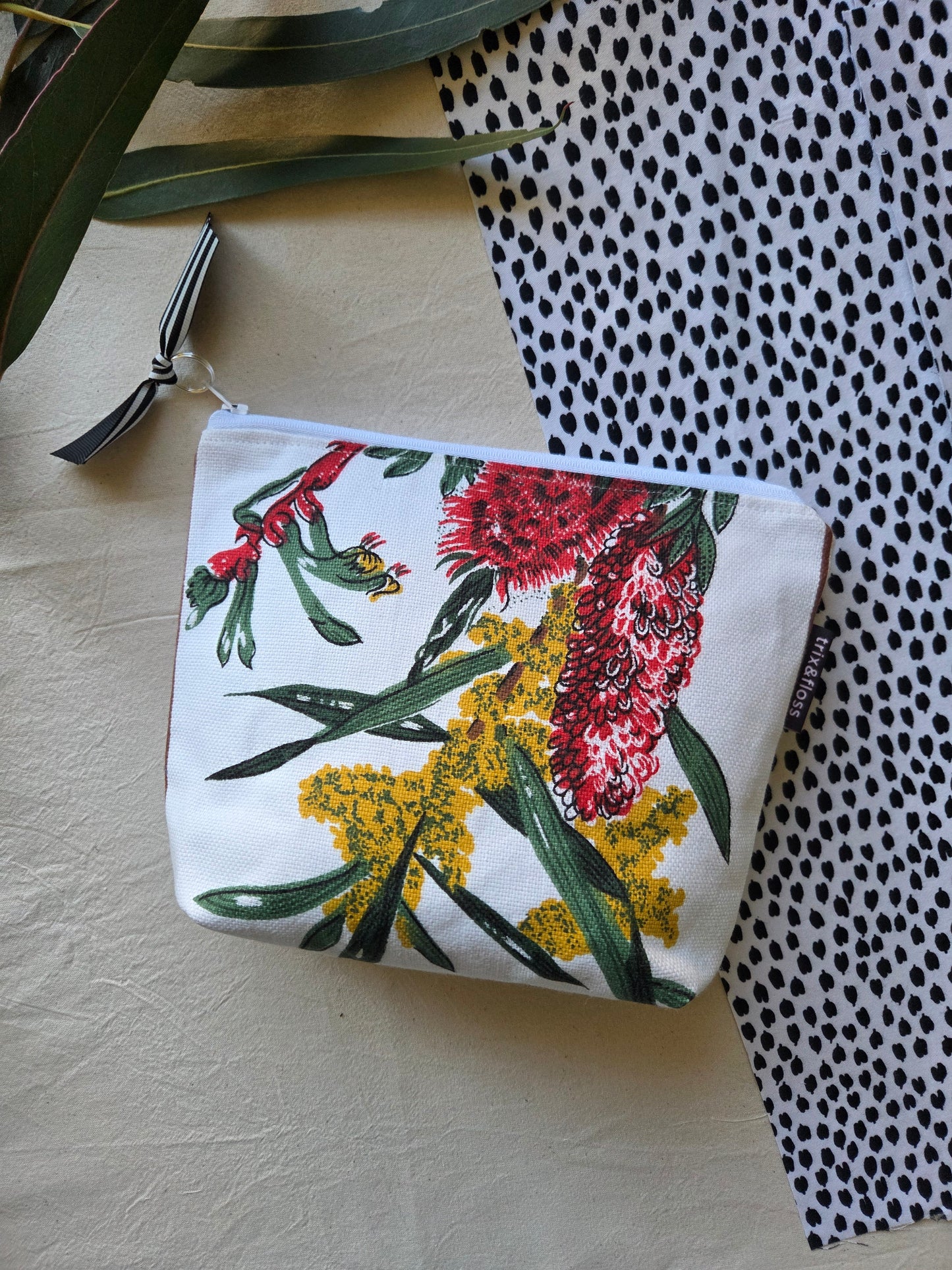BLOOMIN' OATH zipper pouch