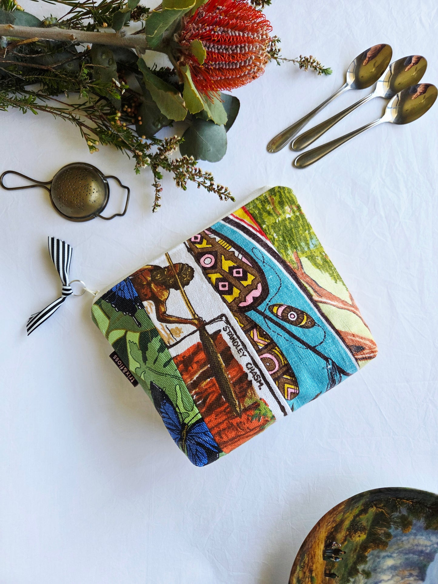 THE SEVEN TEAS zipper pouch