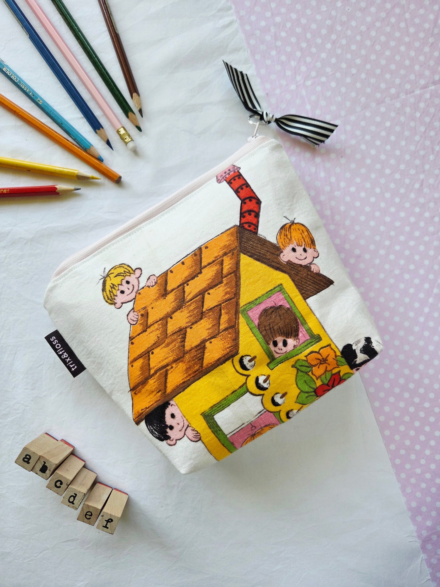 LUCY GOOSEY zipper pouch
