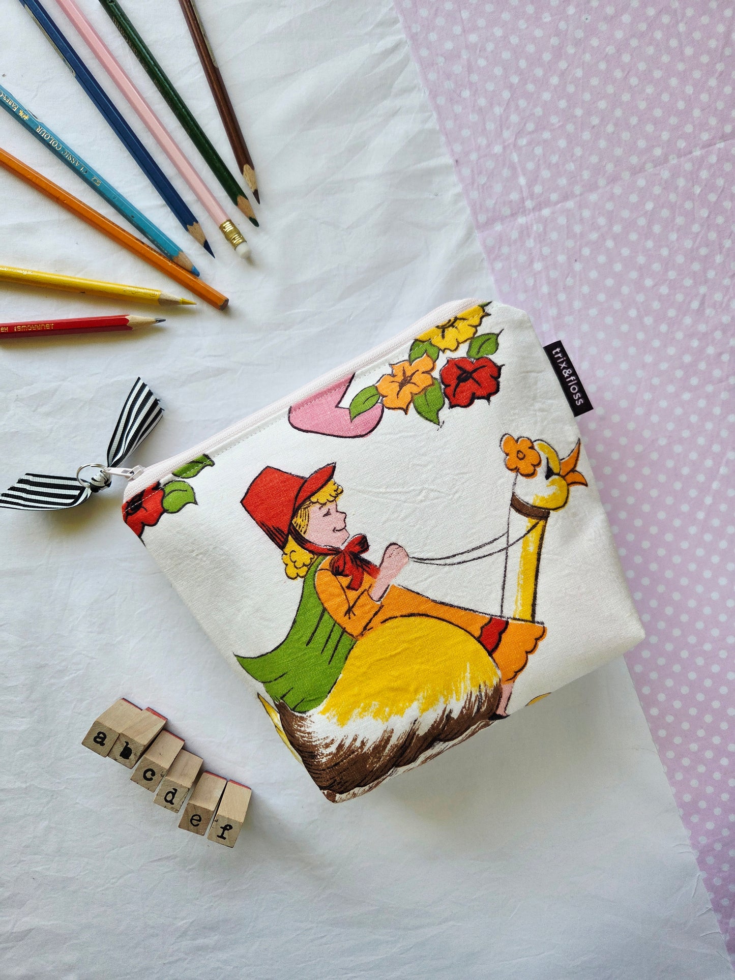 LUCY GOOSEY zipper pouch