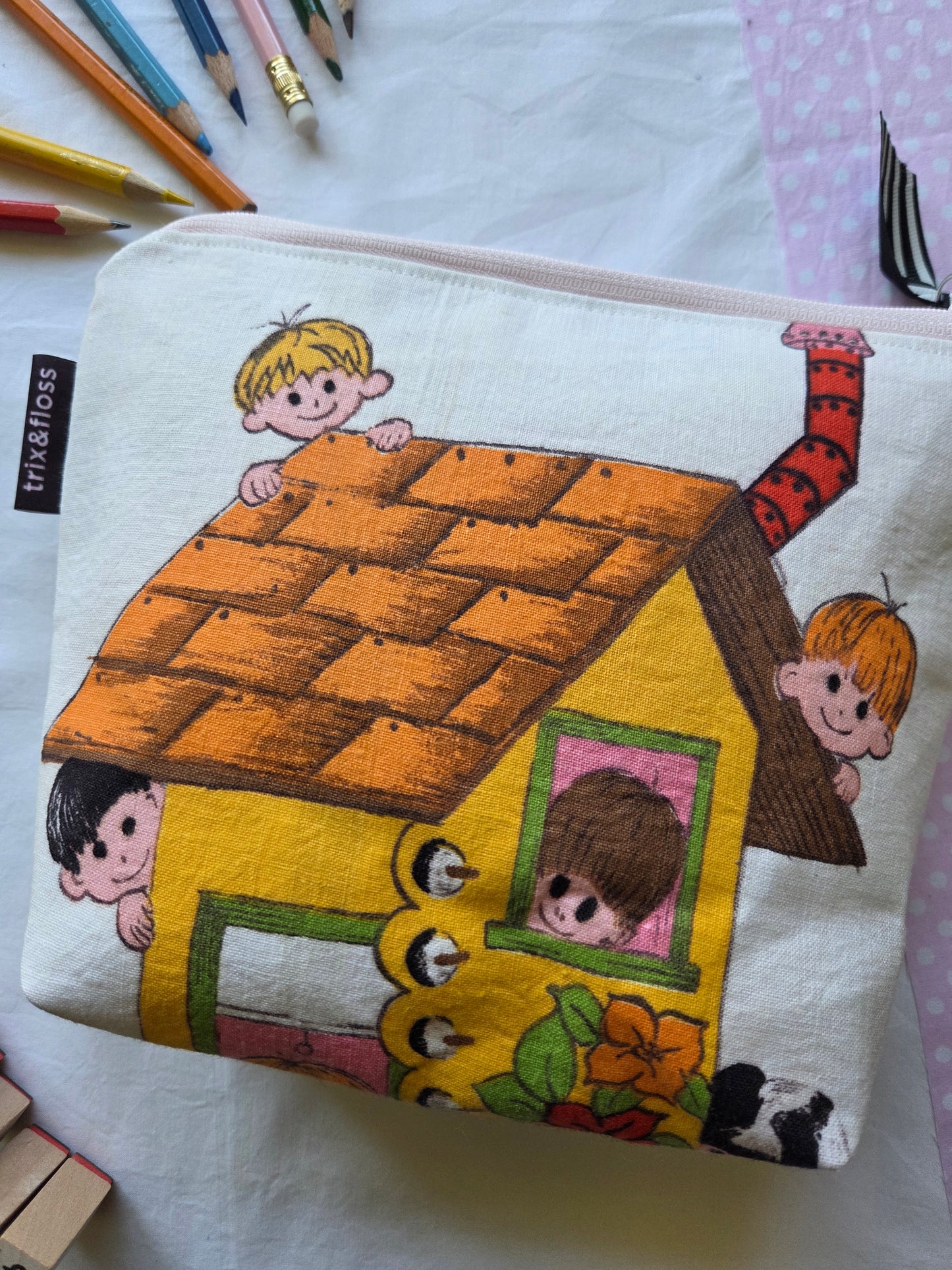 LUCY GOOSEY zipper pouch