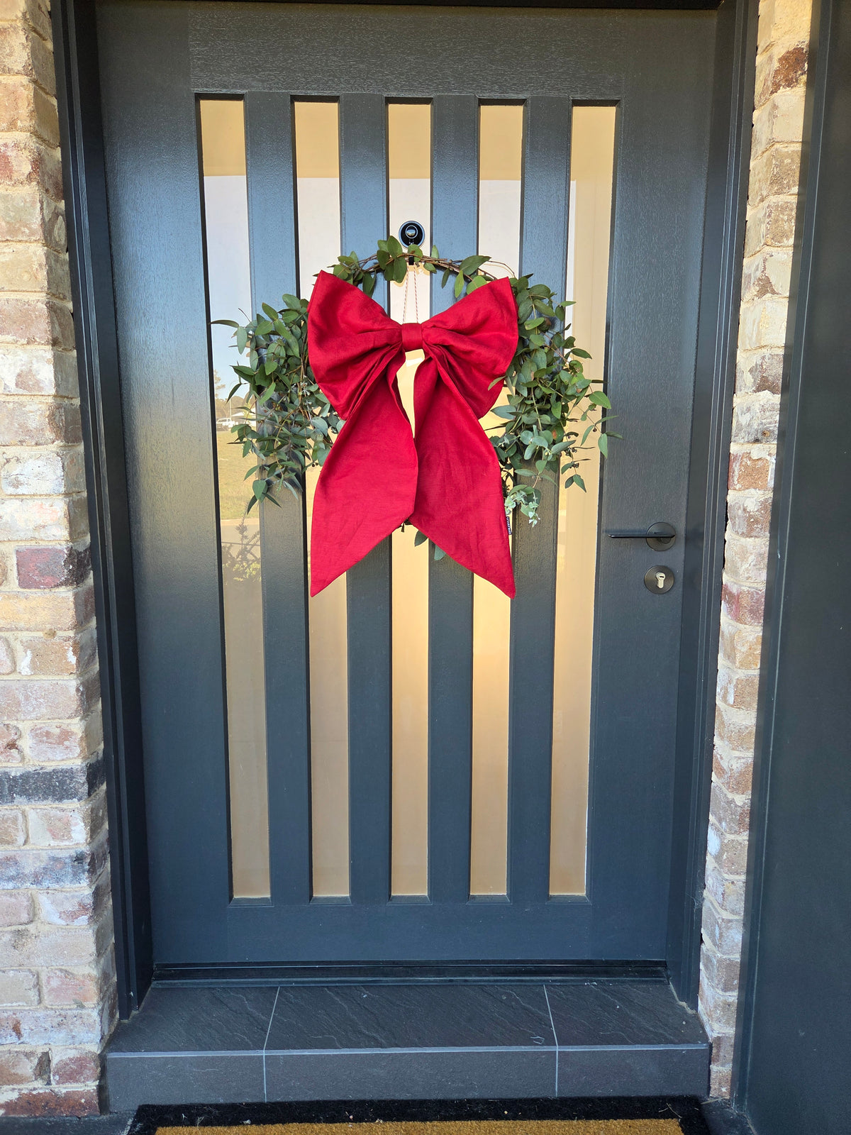 Giant Christmas Bow - Classic Red Linen
