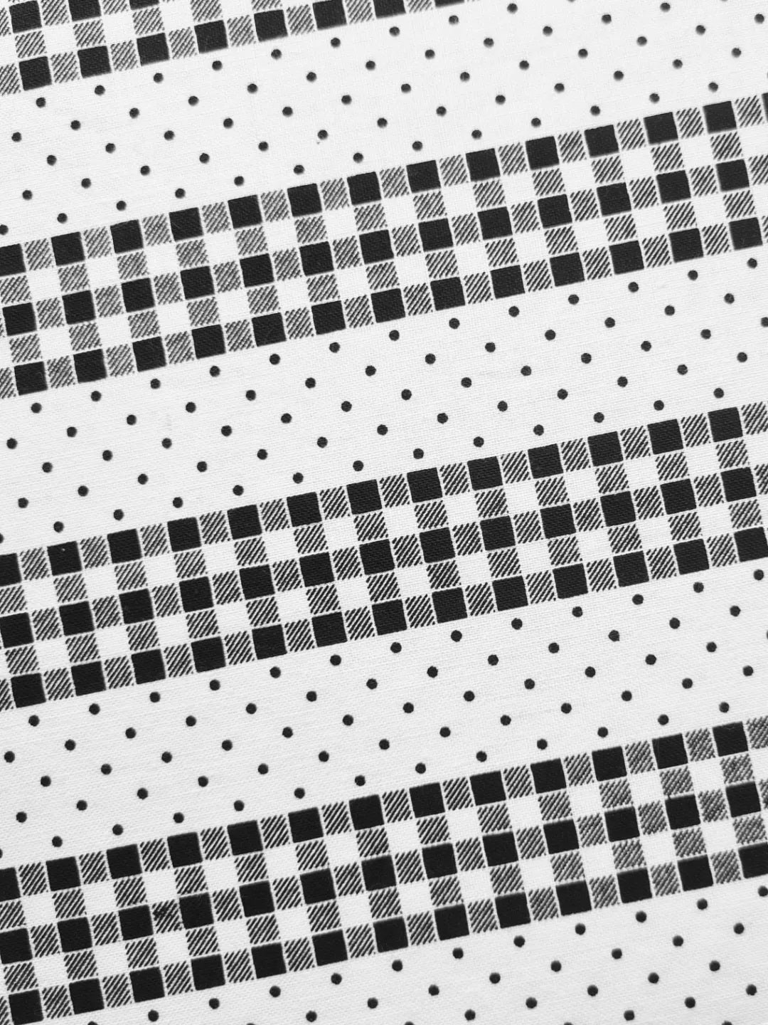 THE EIGHTEAS zipper pouch