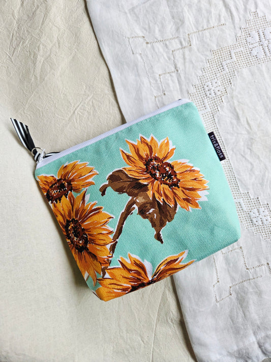 HAVING A FIELD DAY zipper pouch