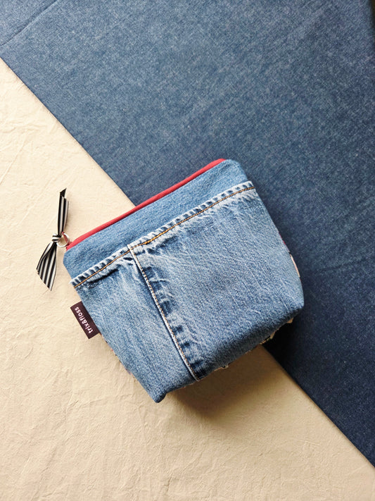 JEANS & A NICE TOP zipper pouch
