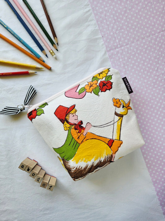 LUCY GOOSEY zipper pouch