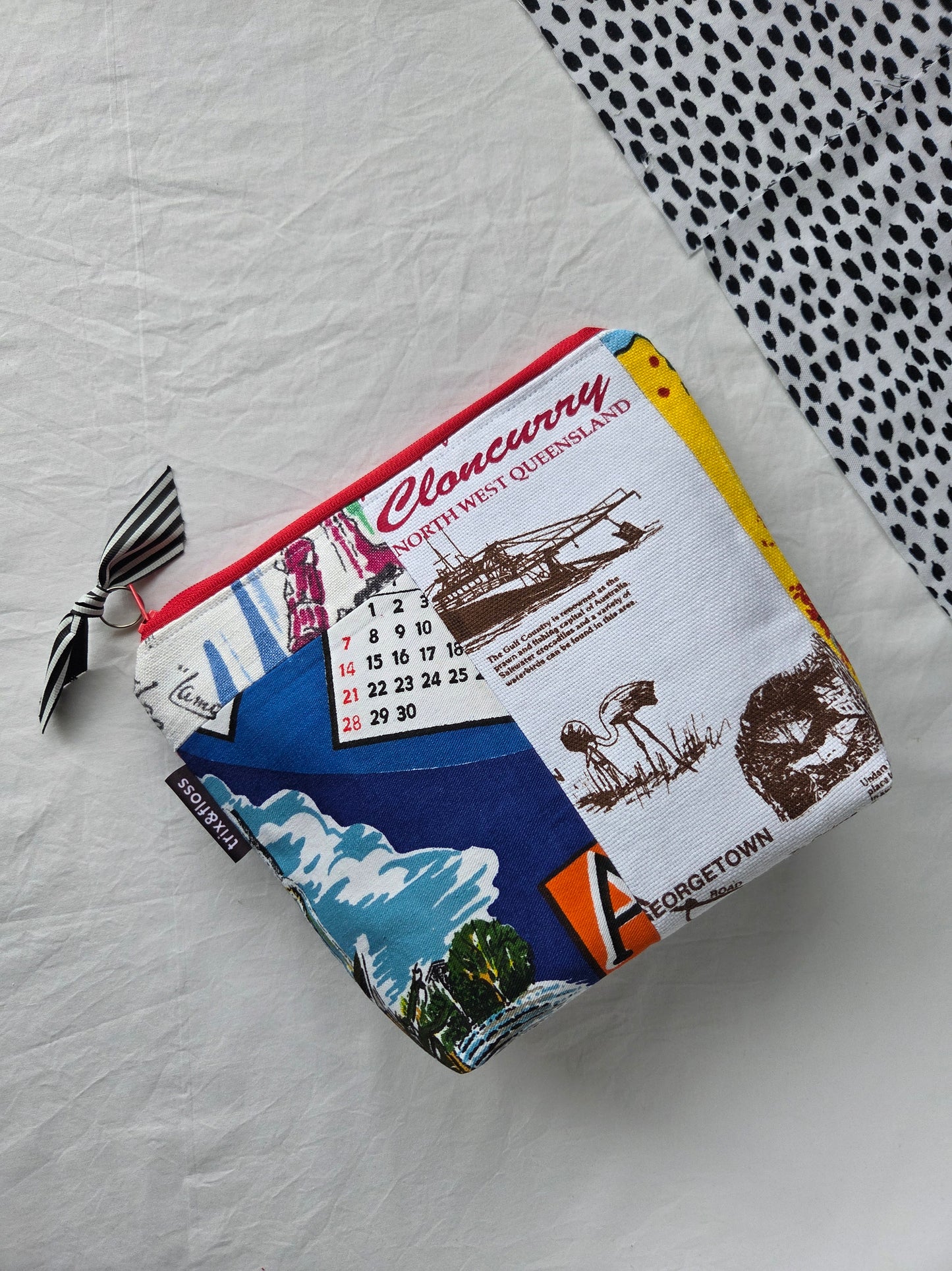 KEEP CALM & CURRY ON zipper pouch