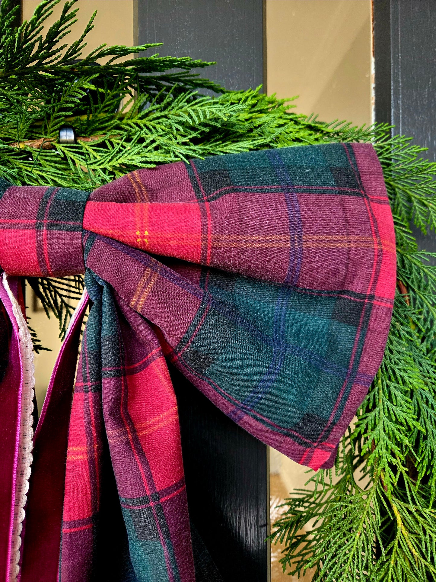 Giant Christmas Bow - Vintage Tartan