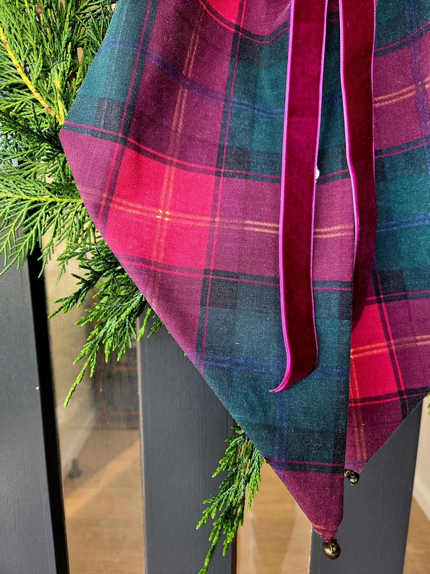 Giant Christmas Bow - Vintage Tartan