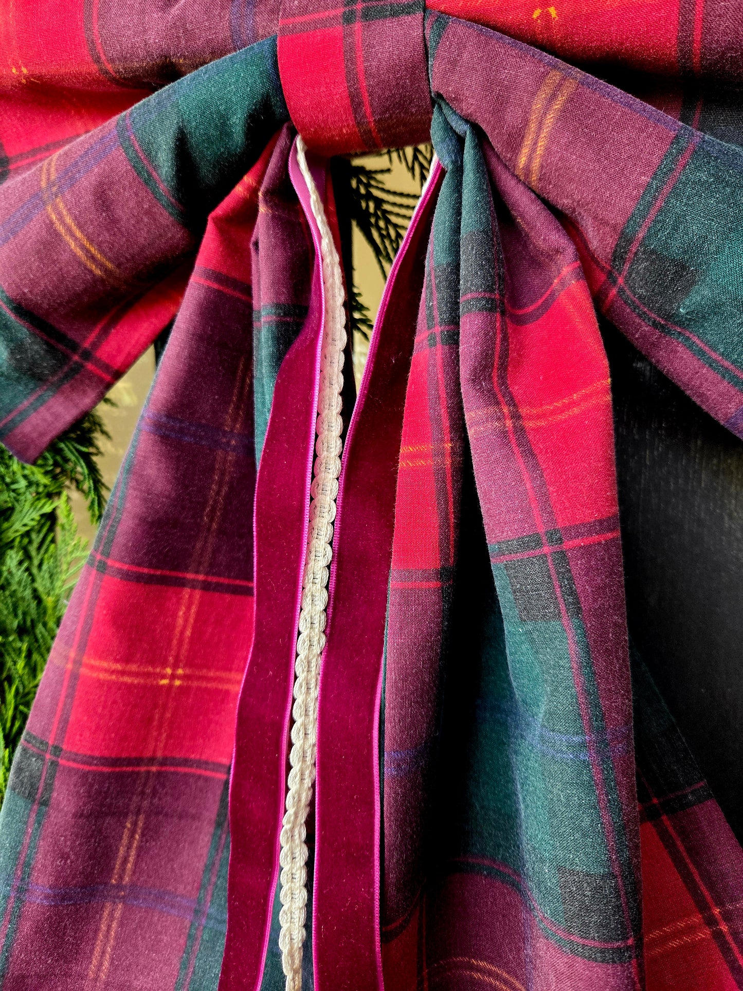 Giant Christmas Bow - Vintage Tartan