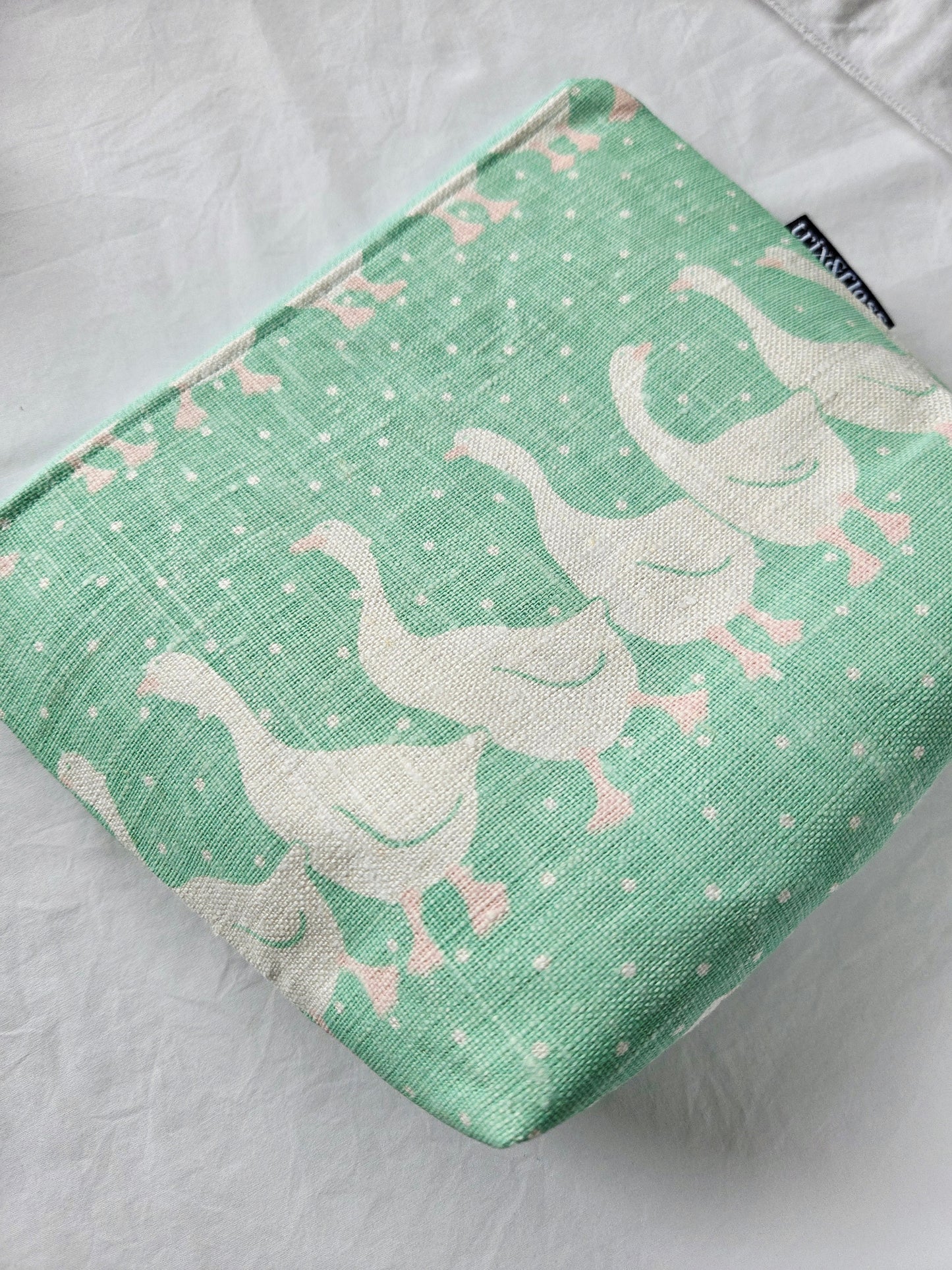 HAVIN' A GANDER zipper pouch