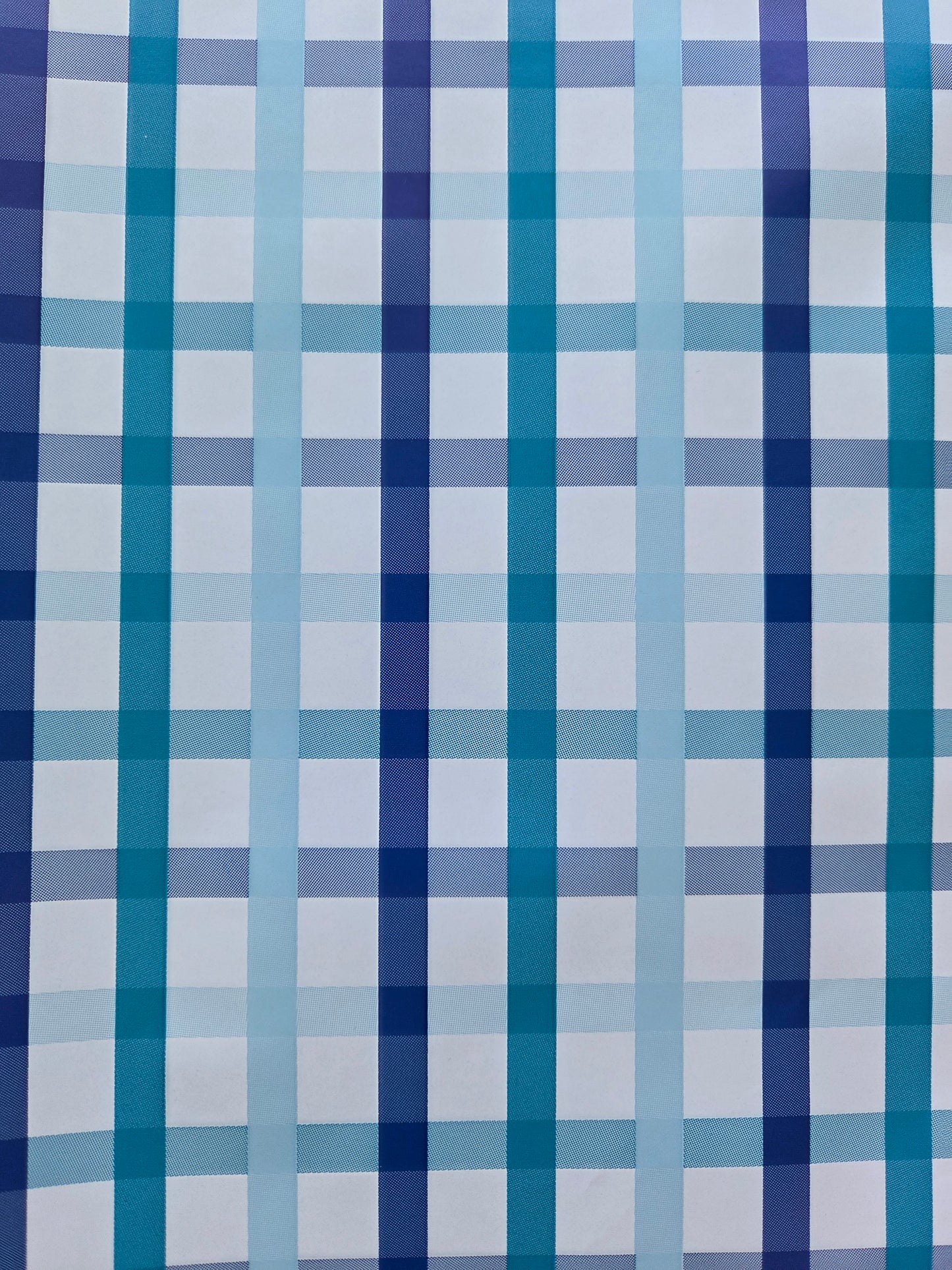 Gift wrapping - Blue gingham