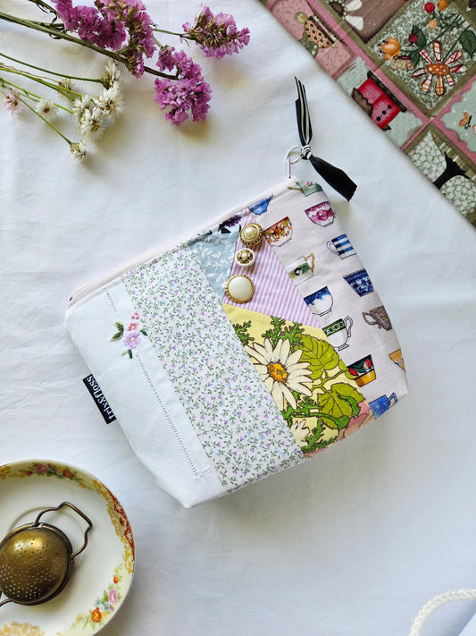 HIGH TEA zipper pouch