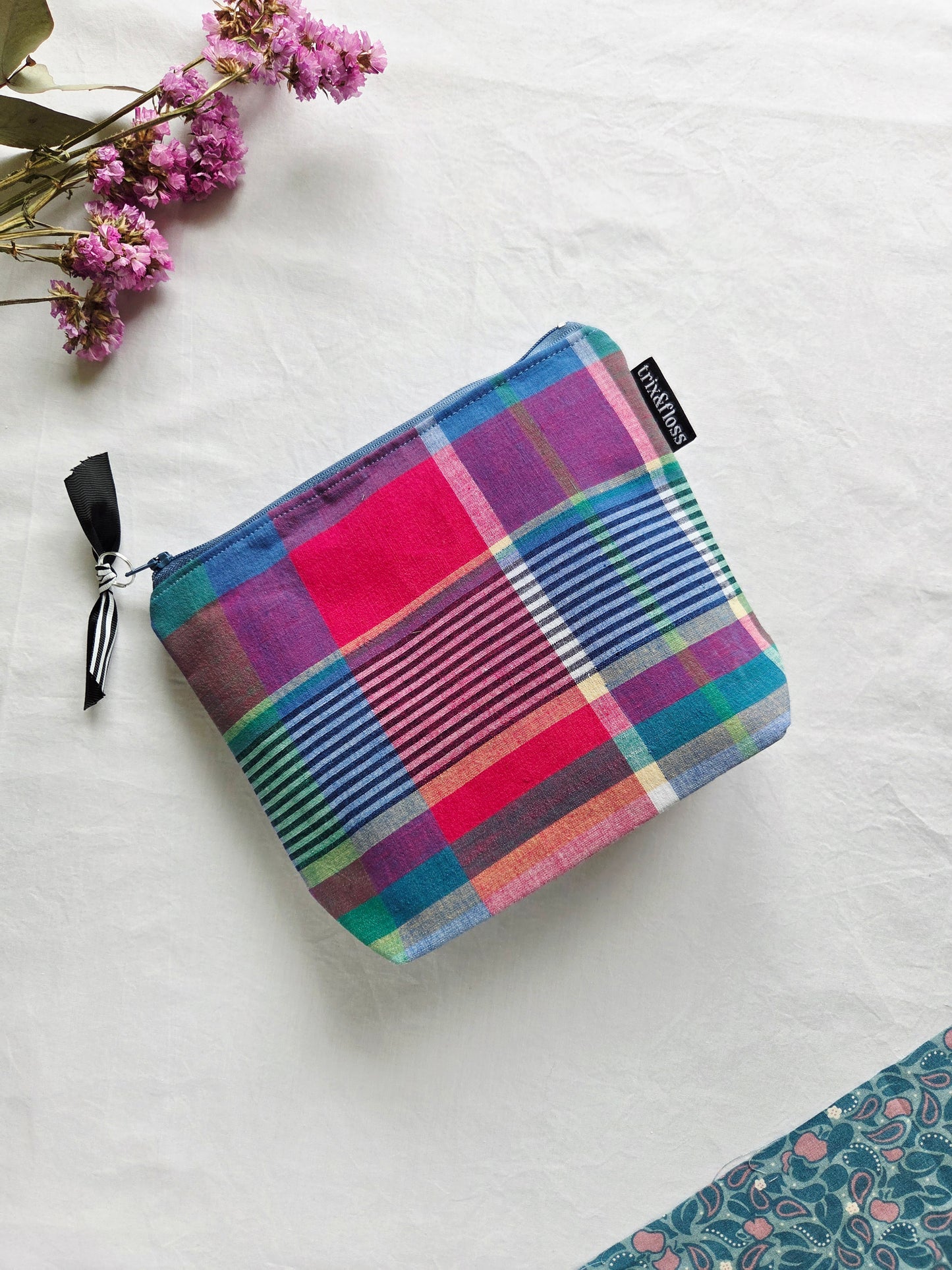 CHECK ME OUT zipper pouch