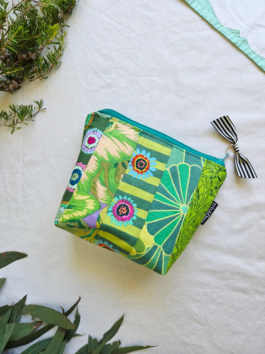 GREEN GODDESS zipper pouch
