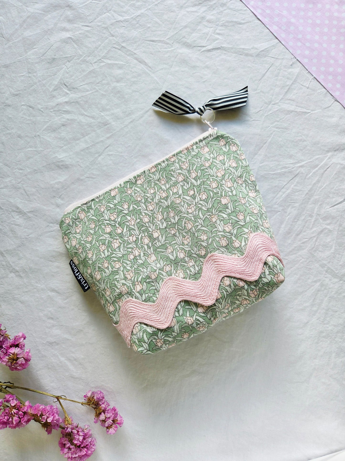 MINT CONDITION zipper pouch