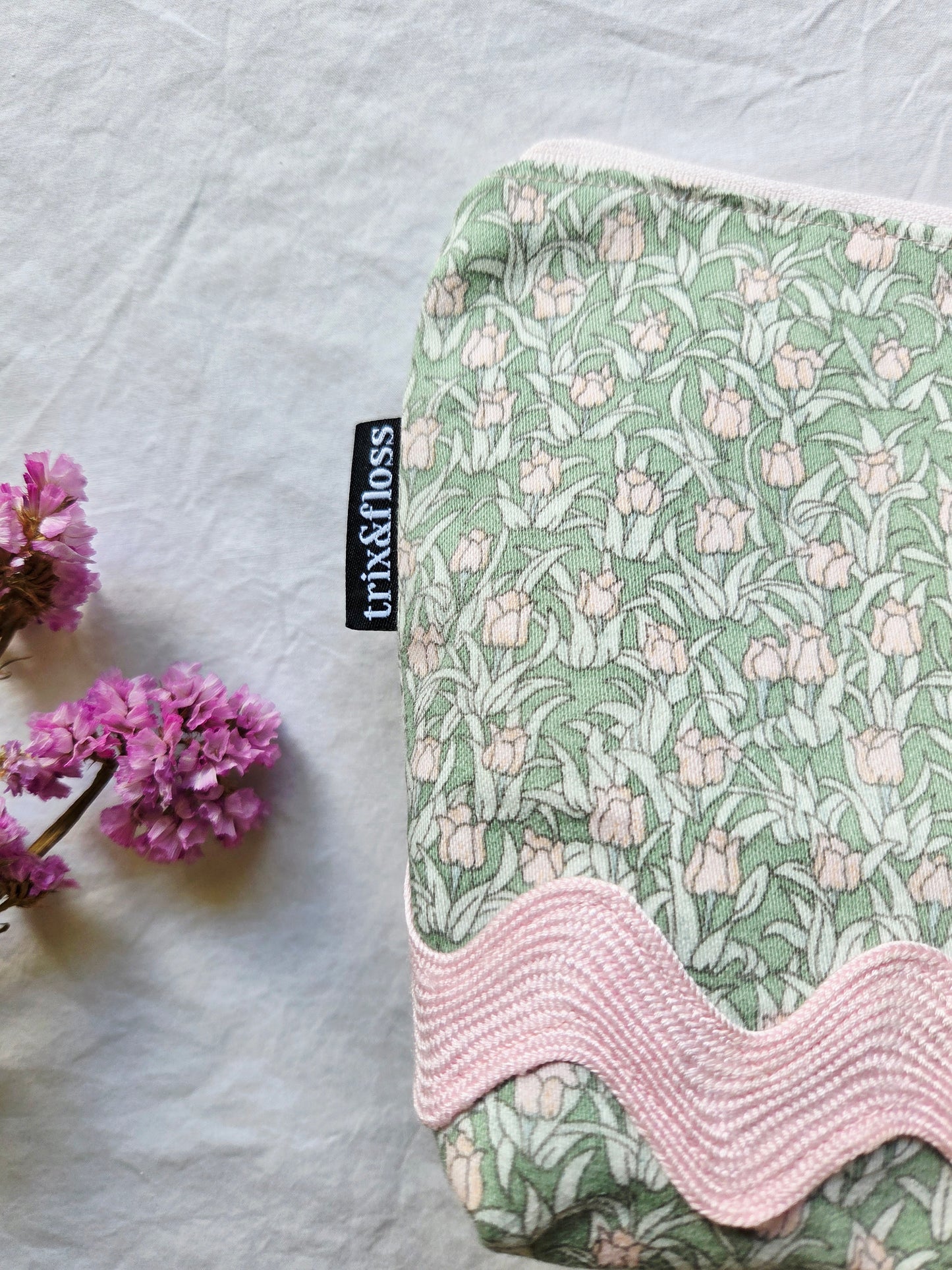 MINT CONDITION zipper pouch