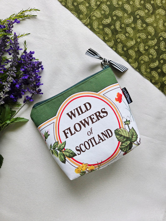 COMING IN SCOT zipper pouch