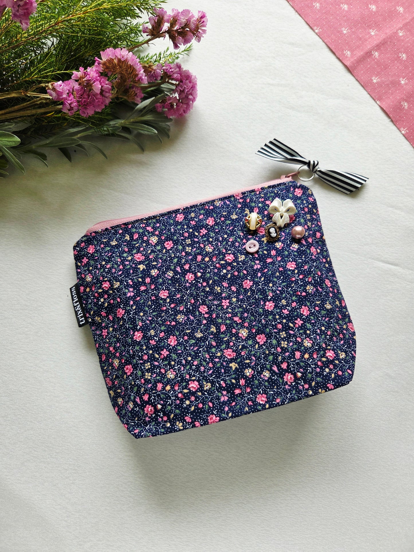 BETTY BUTTONS zipper pouch