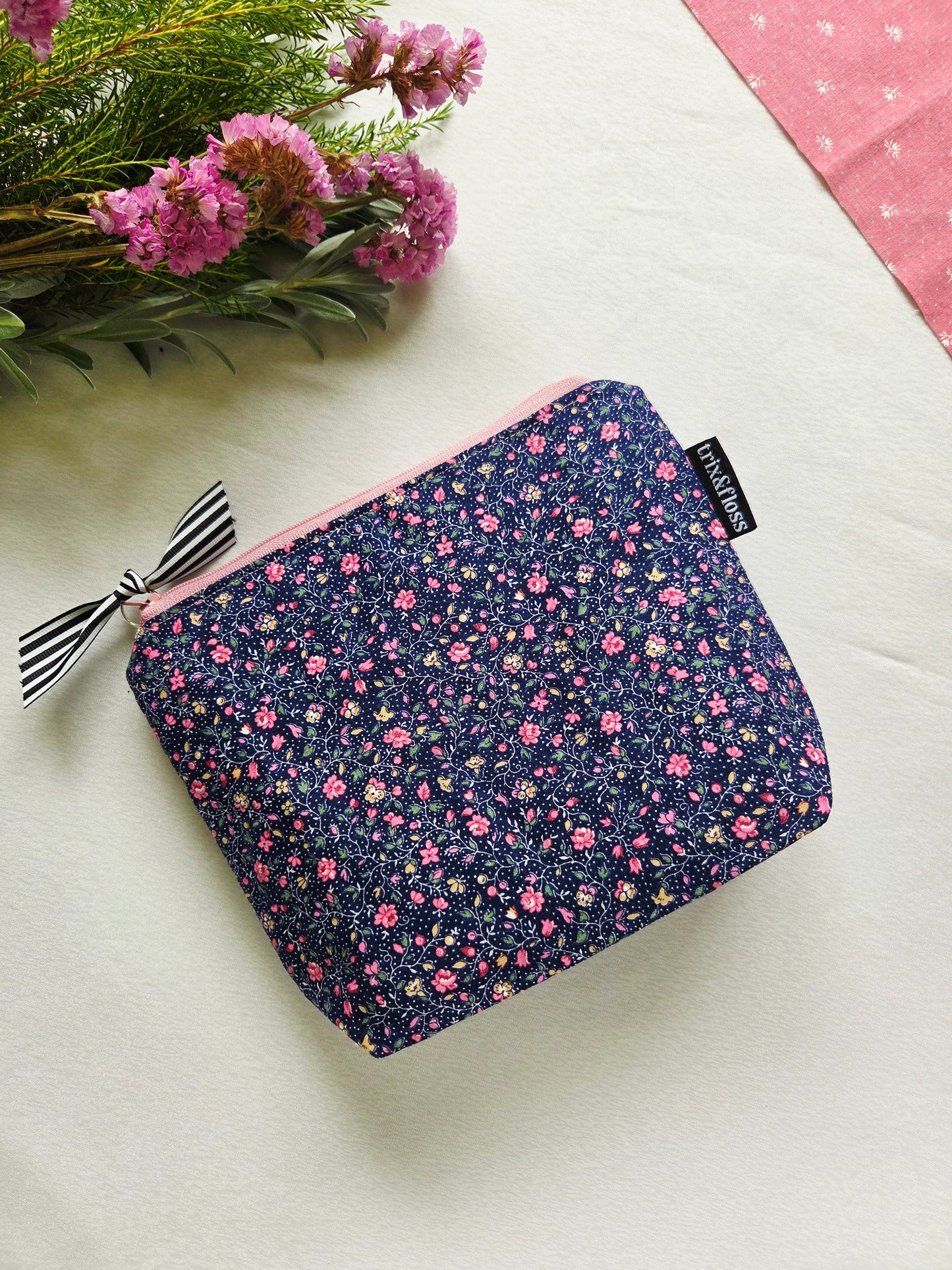 BETTY BUTTONS zipper pouch
