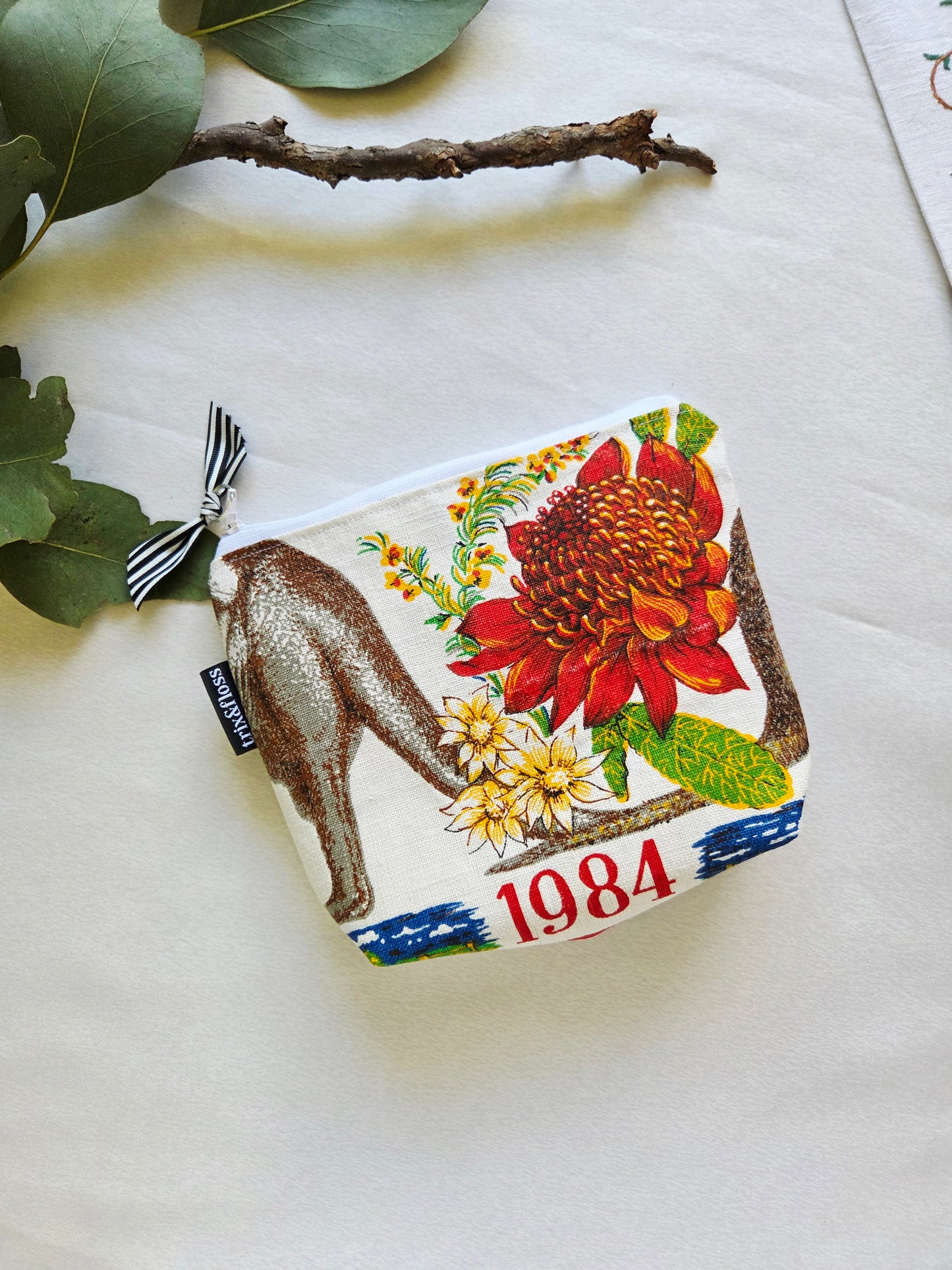 FLIGHT CLUB zipper pouch