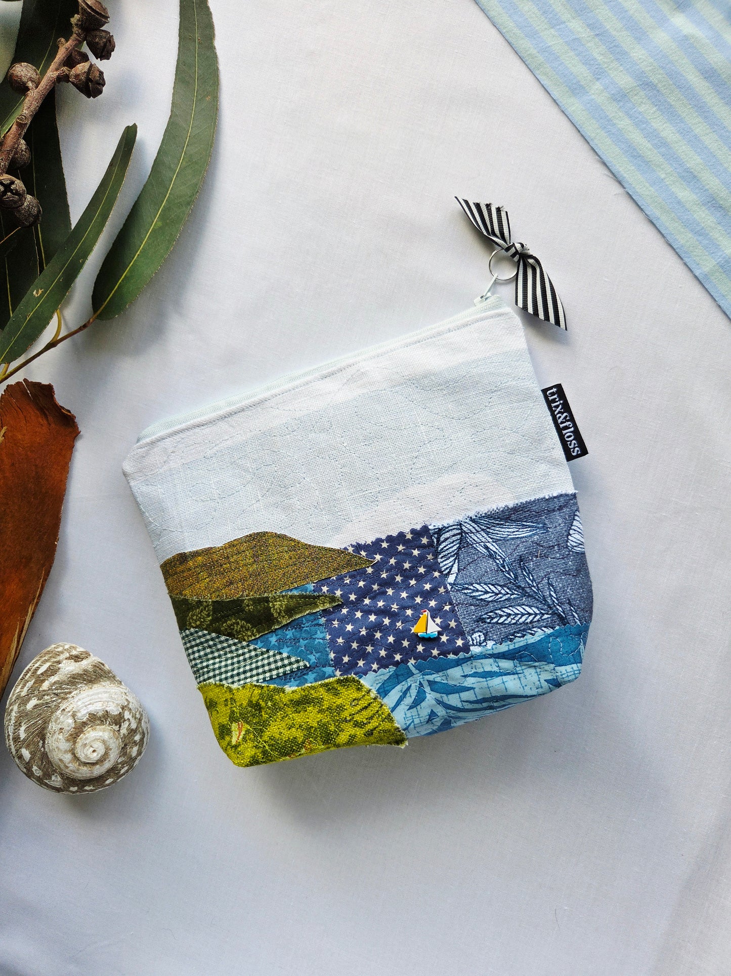 SUNDAY COAST zipper pouch