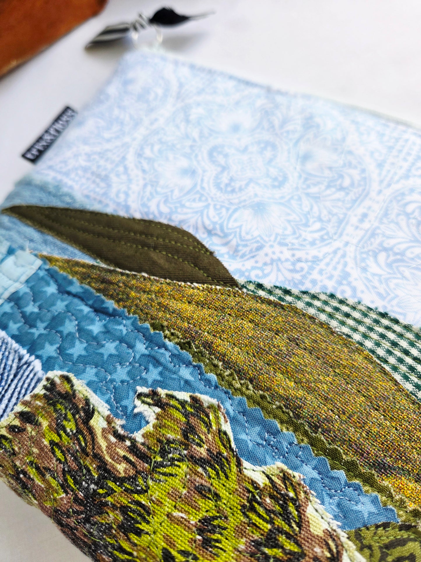 SUNDAY COAST zipper pouch