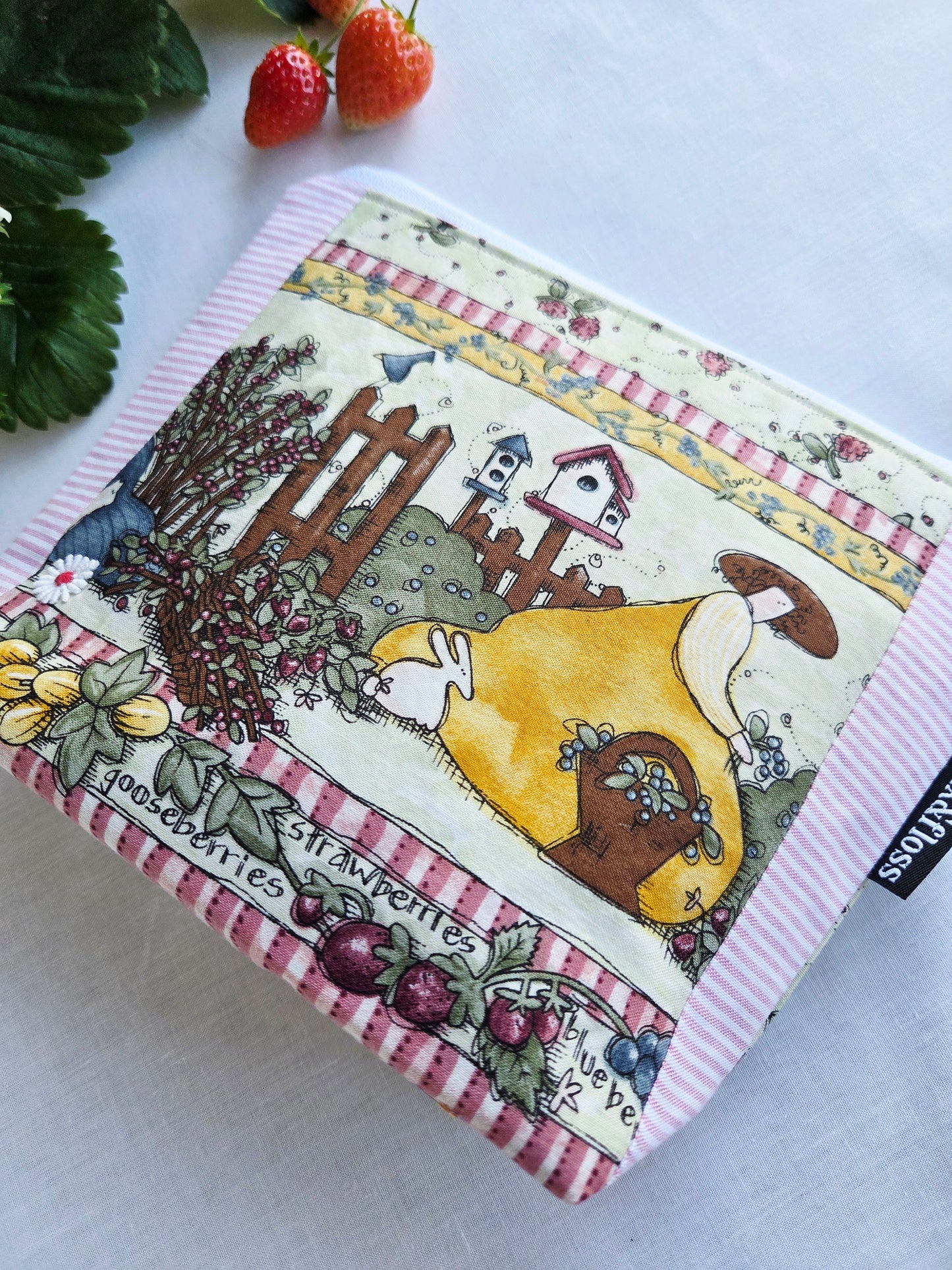 BERRY PICKIN' zipper pouch