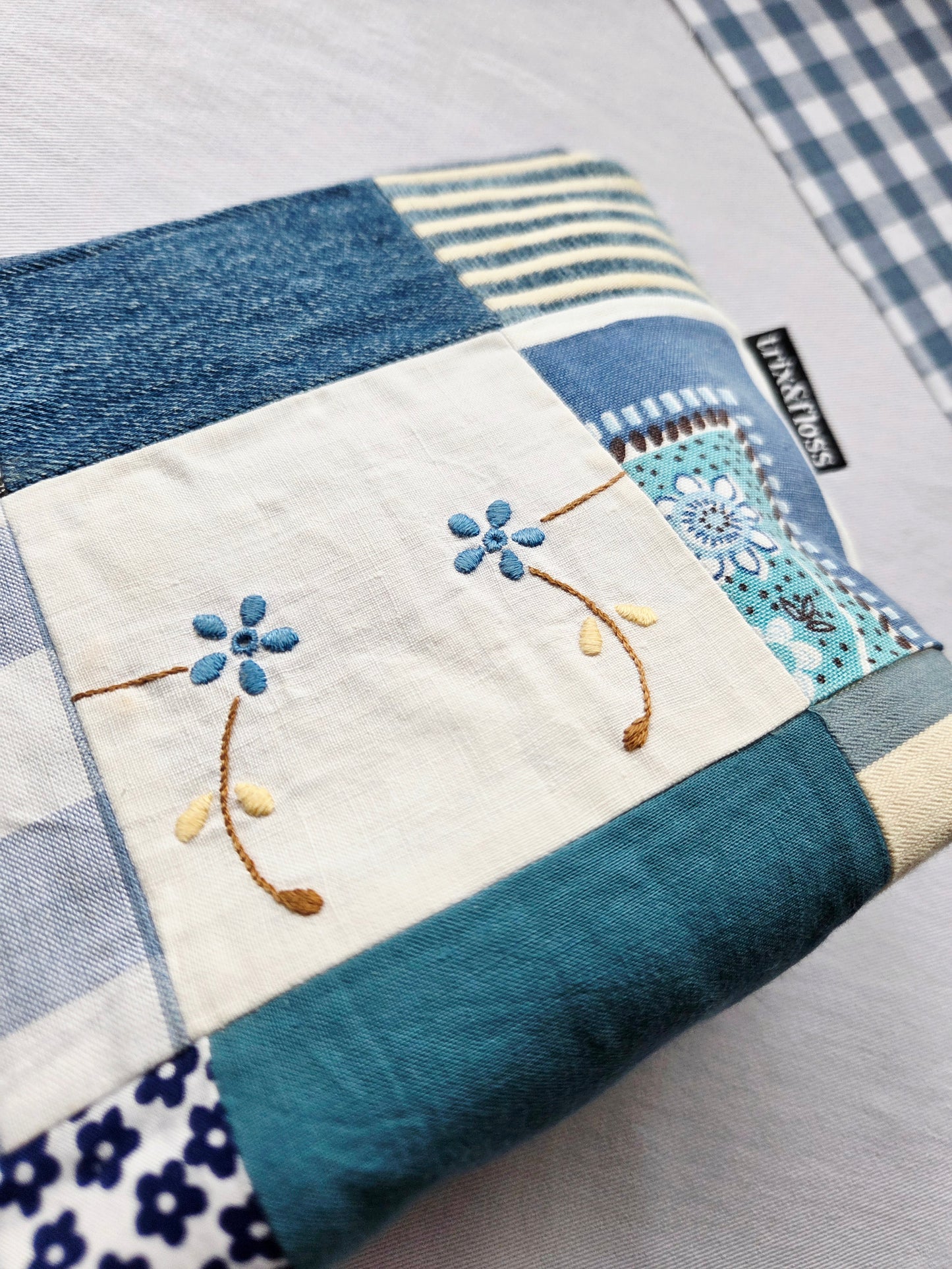 BLUE PATCHWORK CLUB zipper pouch