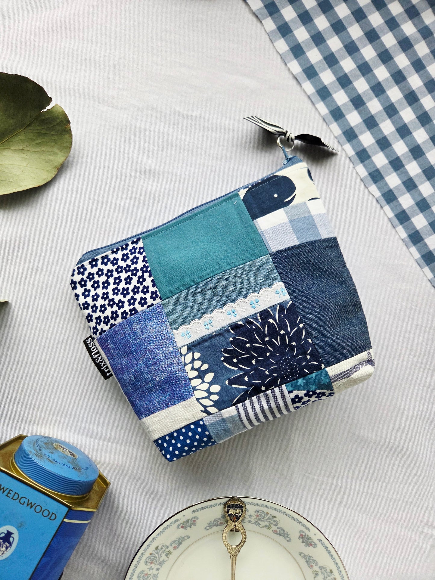 BLUE PATCHWORK CLUB zipper pouch