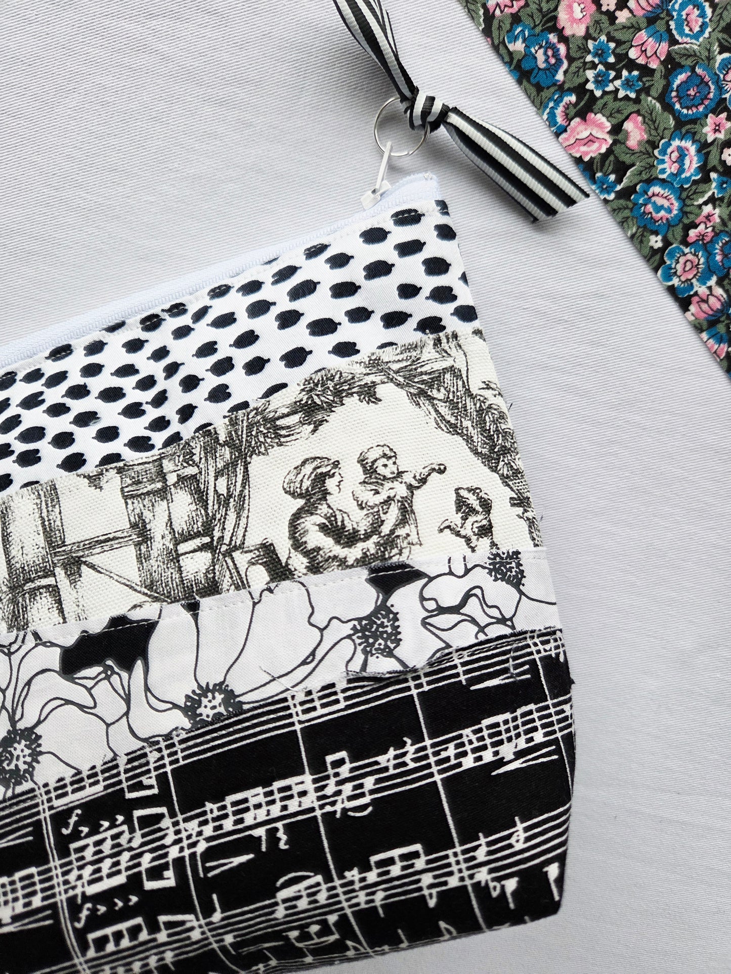 NO PLACE LIKE MONOCHROME zipper pouch