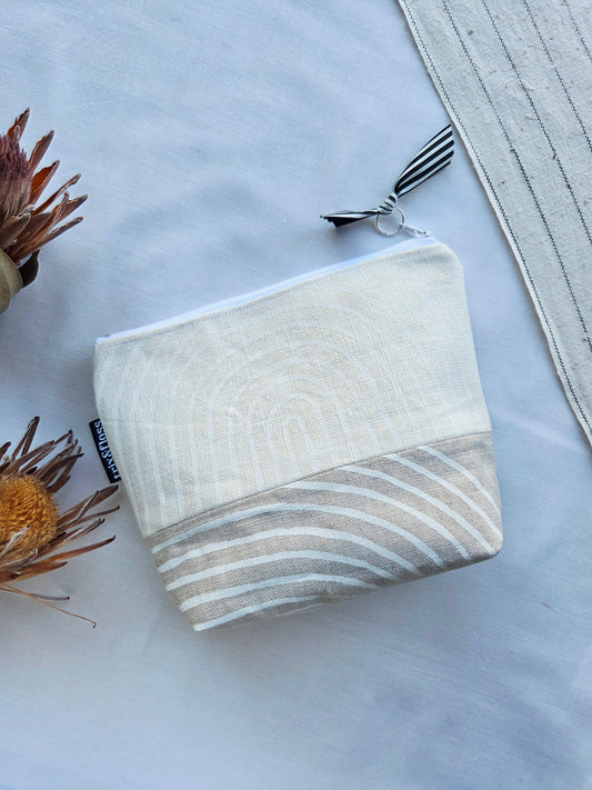 HOW'S THE SERENITY zipper pouch