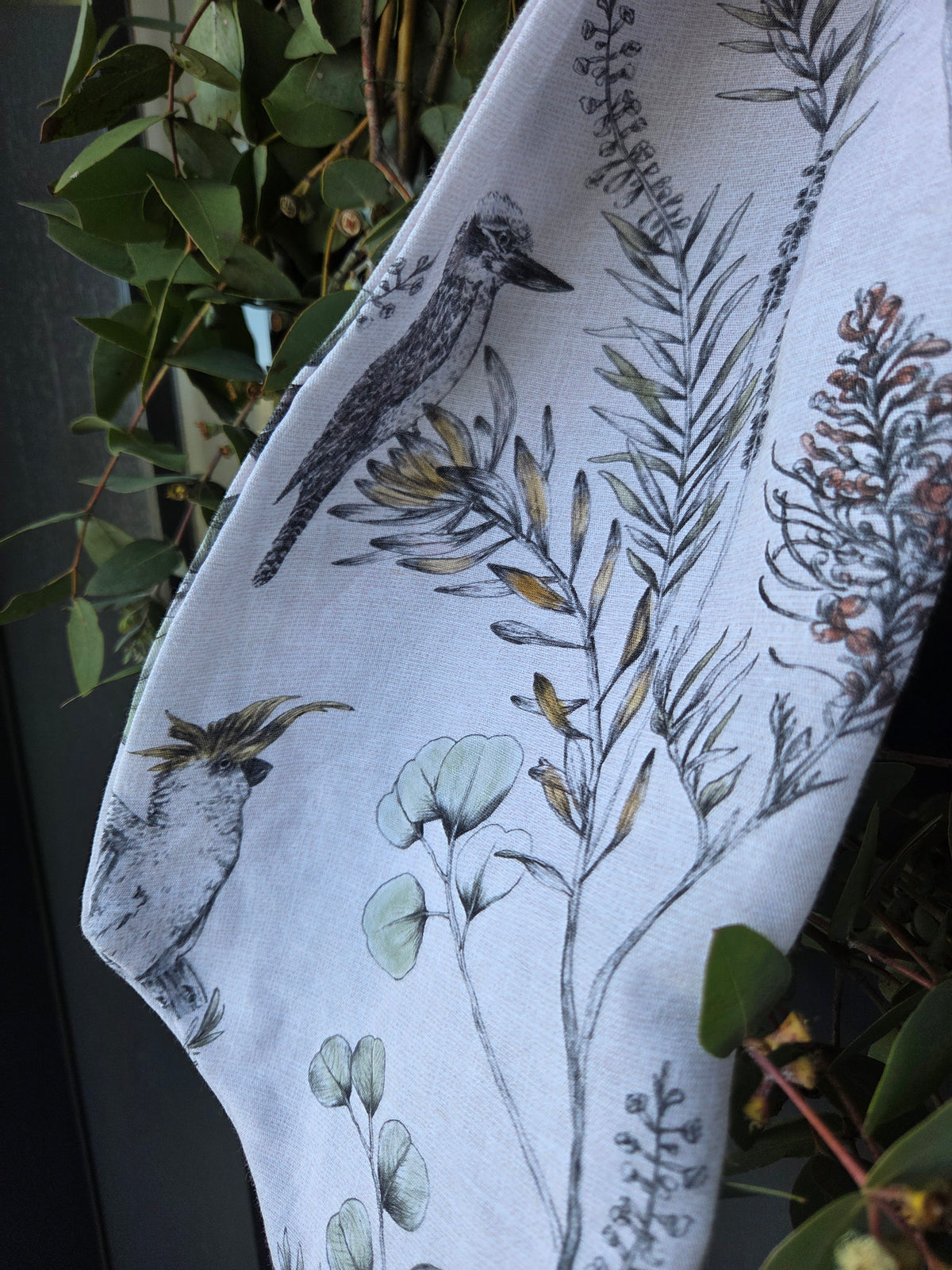Giant Christmas Bow - Bush Christmas Linen