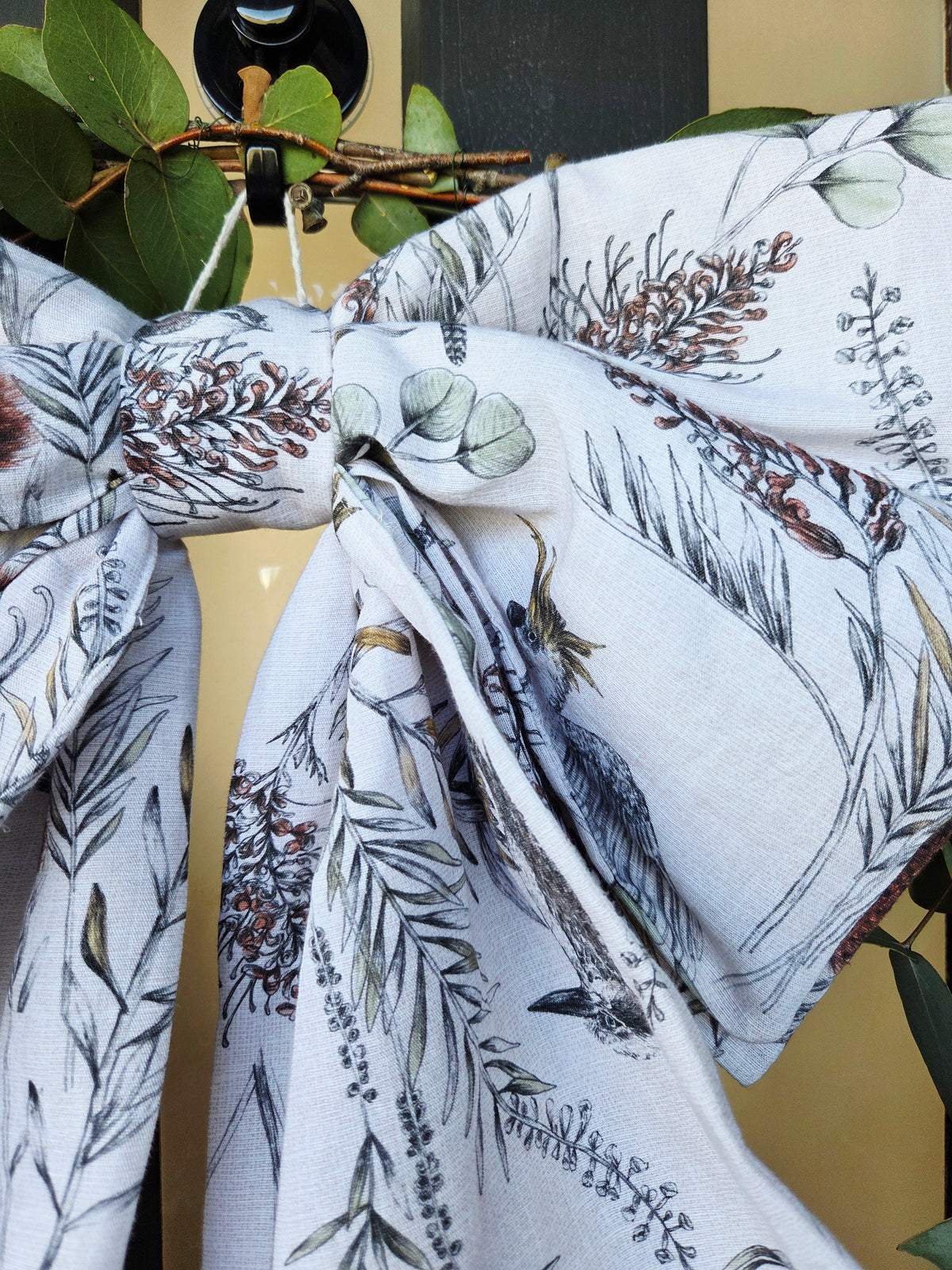 Giant Christmas Bow - Bush Christmas Linen
