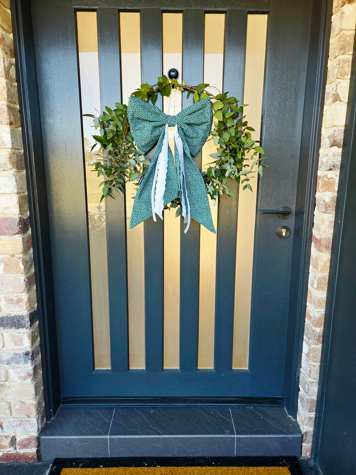 Giant Christmas Bow - Festive Forrest Green