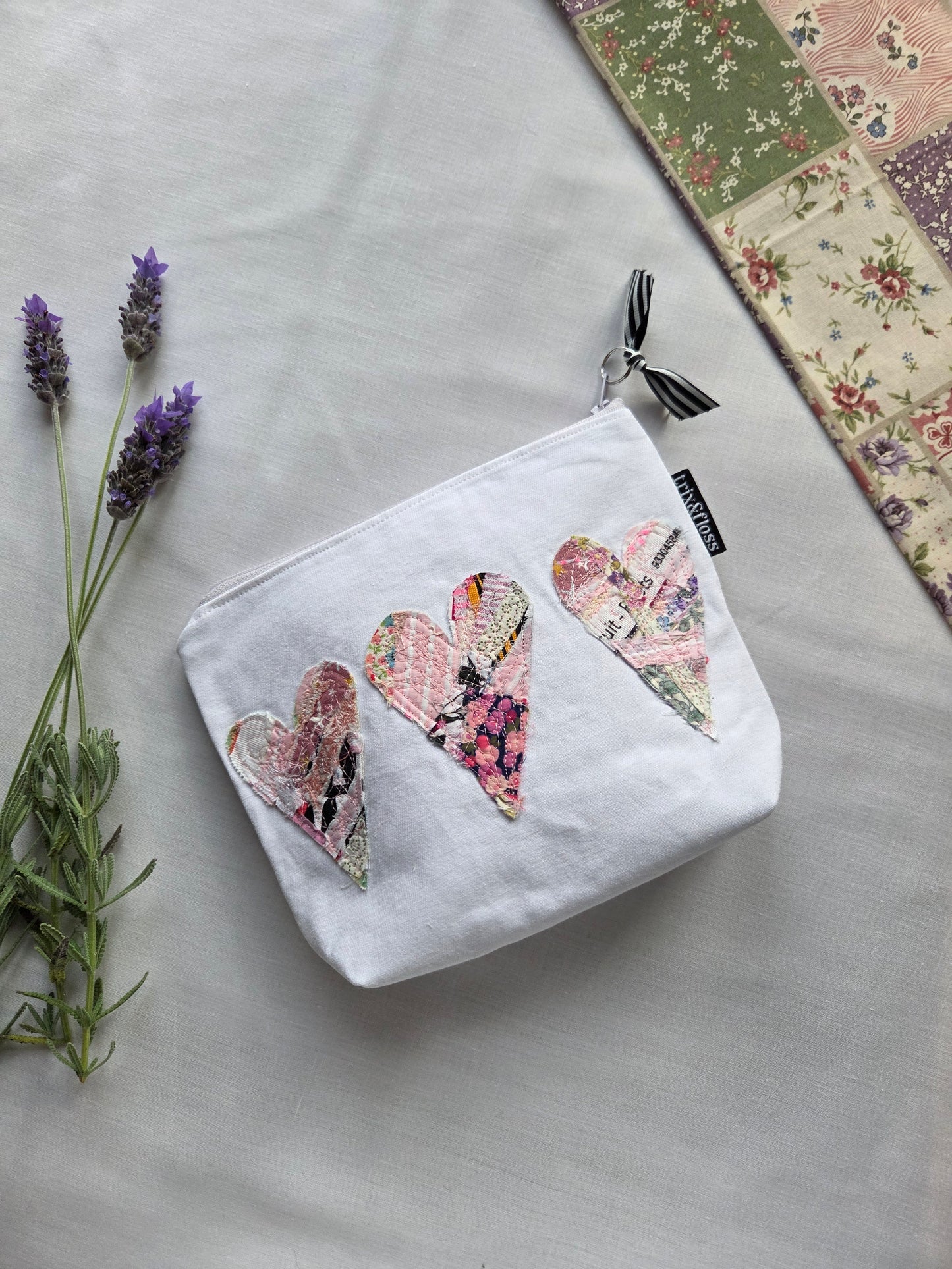 HEART TO HEART zipper pouch